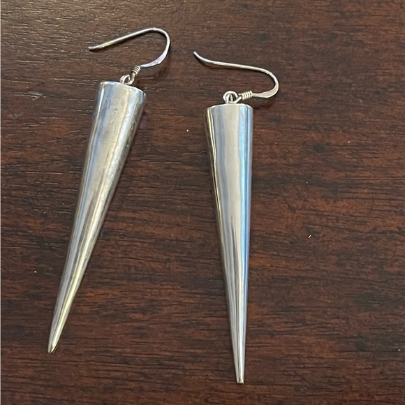 Long cone sterling silver drop earrings - Picture 2 of 7